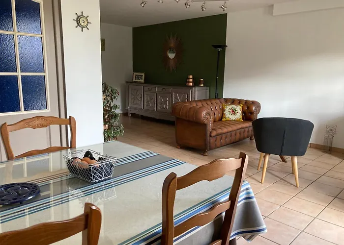 アパート Gite Bunus Bunus